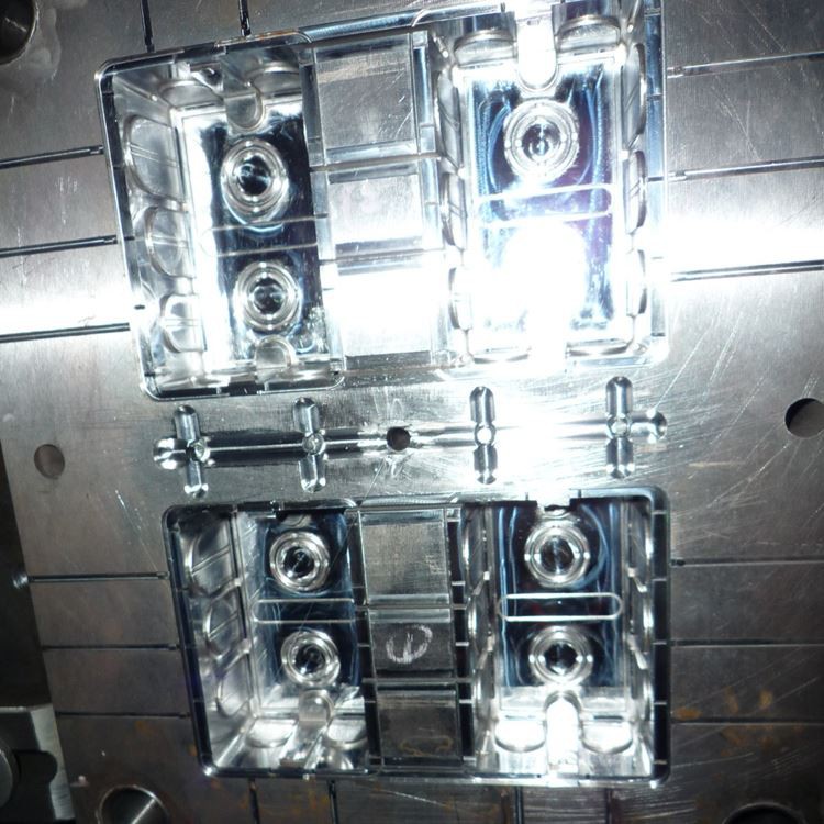 플라스틱 사출 성형 시 주의사항